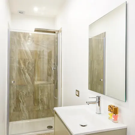 Rhs Rienzo בית הארחה 4*