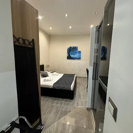 Rhs Rienzo 4* רומא