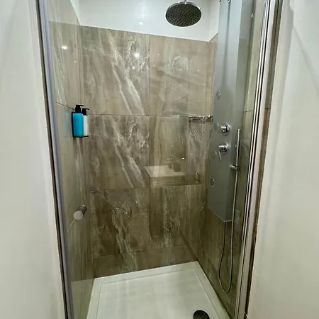 בית הארחה Rhs Rienzo 4*