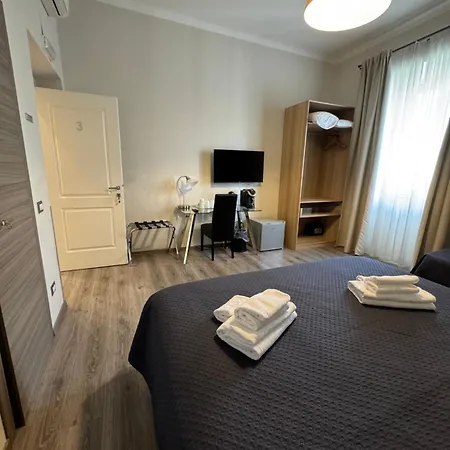 Rhs コーラ ディ リエンツォ スイート 4*