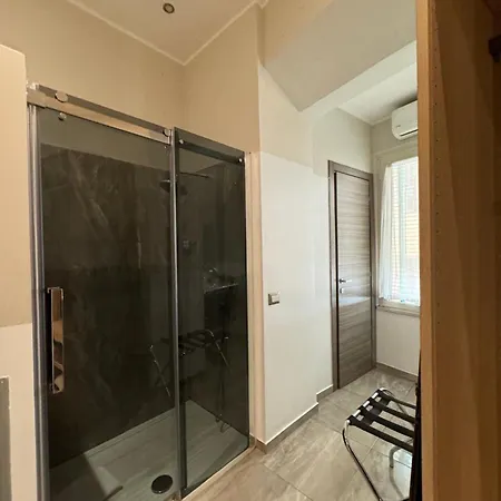 Rhs Rienzo 4* روما