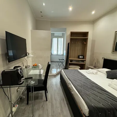 Rhs Rienzo بيت ضيافة روما